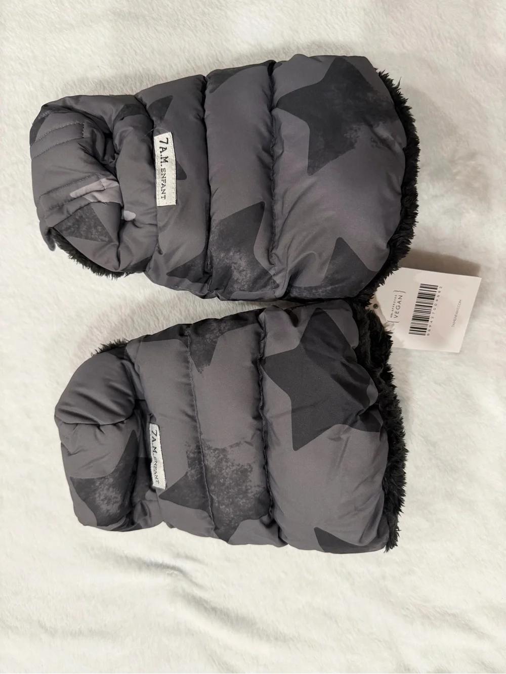 7 A.M. Gray & Black Star Puffer Mittens